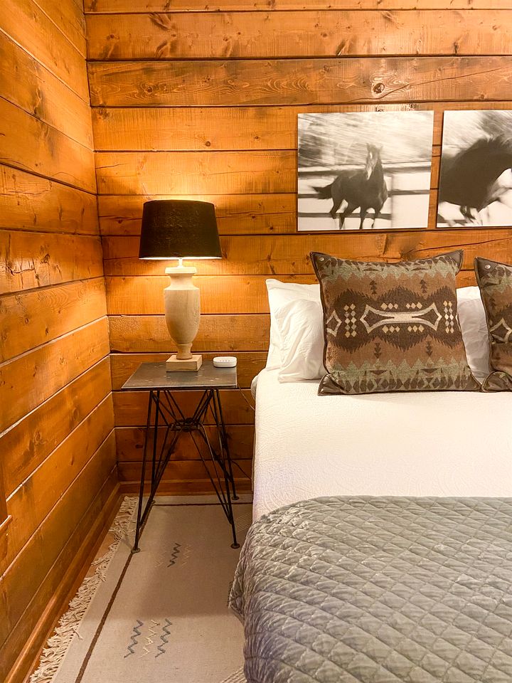 Beautiful Lakeside Rental with Hot-Tub in Igram, Texas, Perfect for Family Glamping Trips