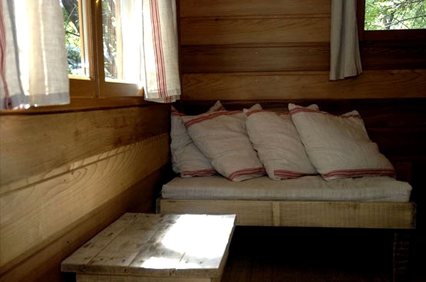 Beautiful, Luxurious Treehouses in Saint-Paul, France