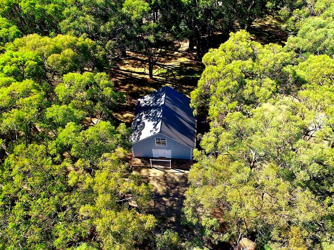 Barns (Red Hill South, Victoria, Australia)