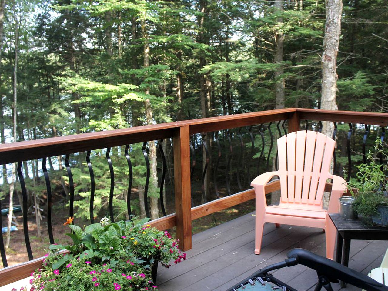 Cottage On The Shores Of Piper Pond, Cabins, Abbot, United States of America Glamping Hub