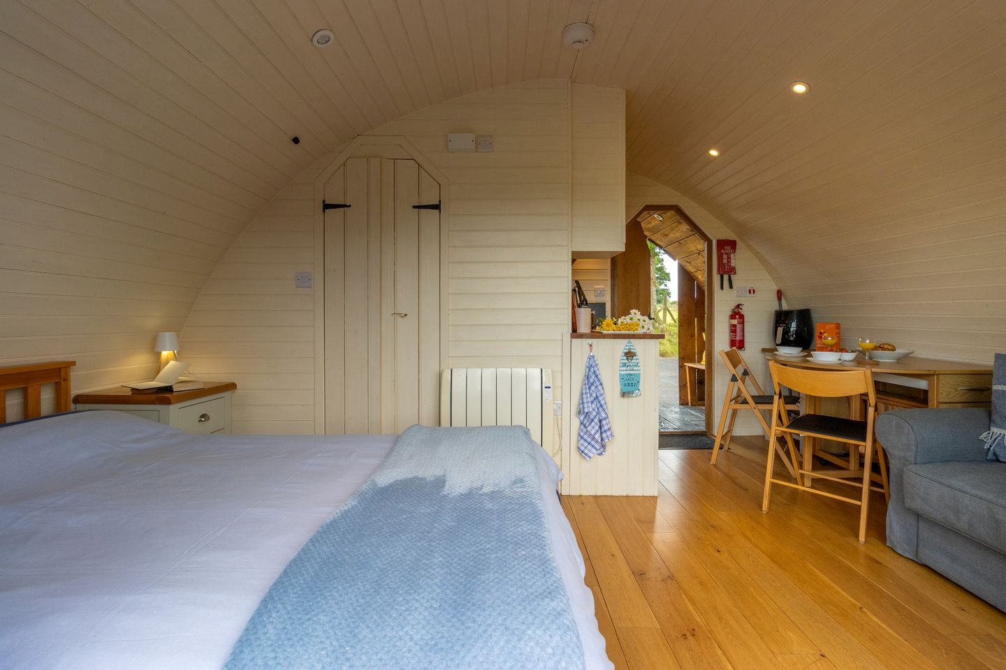 Beautiful Pod by the Irfon River for a Unique Glamping Getaway near Builth Wells, Wales