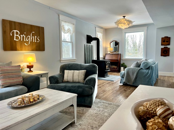 Vacation Rentals (Canada, South River, Ontario)