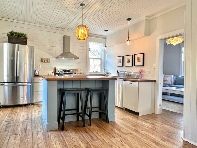 Vacation Rentals (Canada, South River, Ontario)