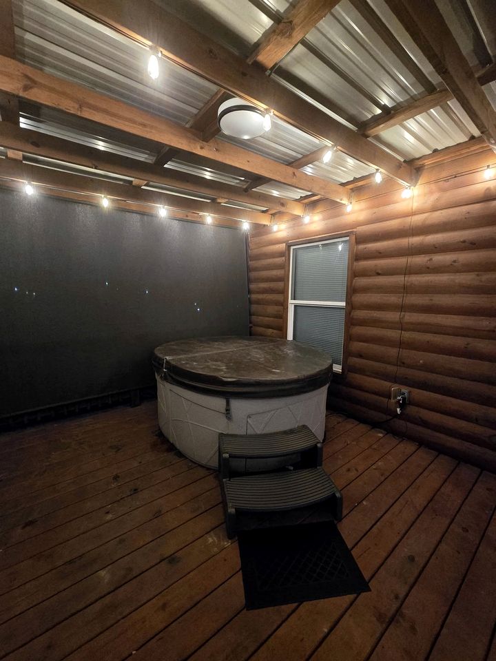 Beautiful Rustic Wooden Cabin in Quitman, Mississippi