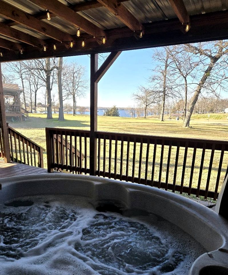 Beautiful Rustic Wooden Cabin in Quitman, Mississippi