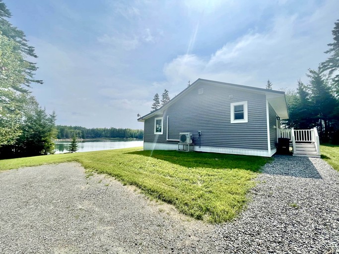 Cabins (United States of America, Milbridge, Maine)