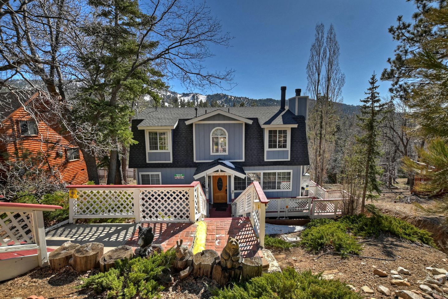 Beautiful, Secluded Cottage with Great Views in Big Bear Lake, California