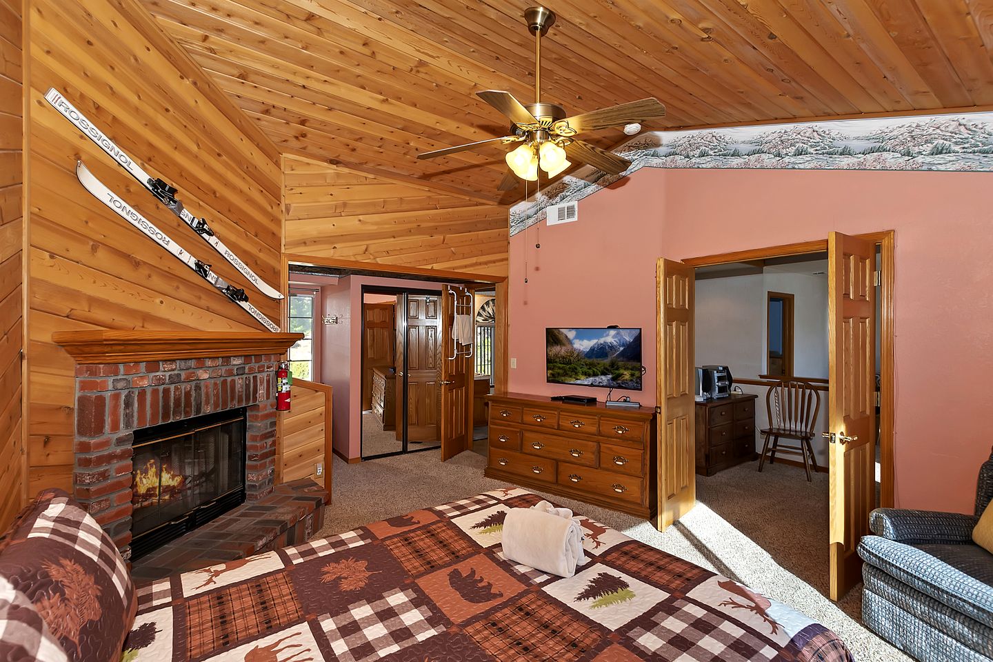 Beautiful, Secluded Cottage with Great Views in Big Bear Lake, California