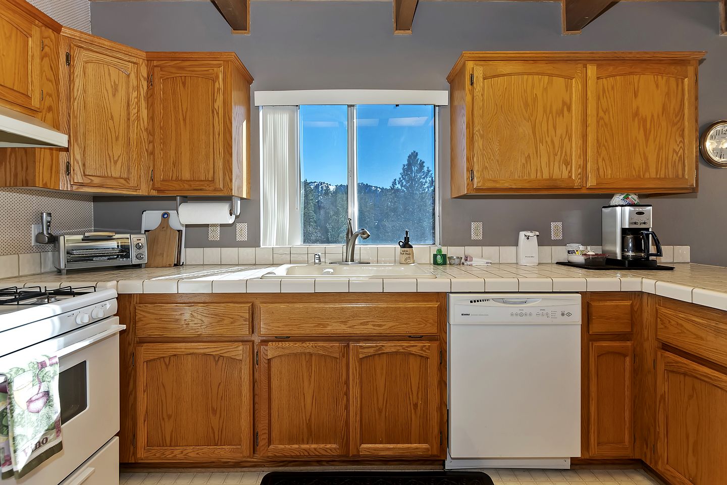 Beautiful, Secluded Cottage with Great Views in Big Bear Lake, California