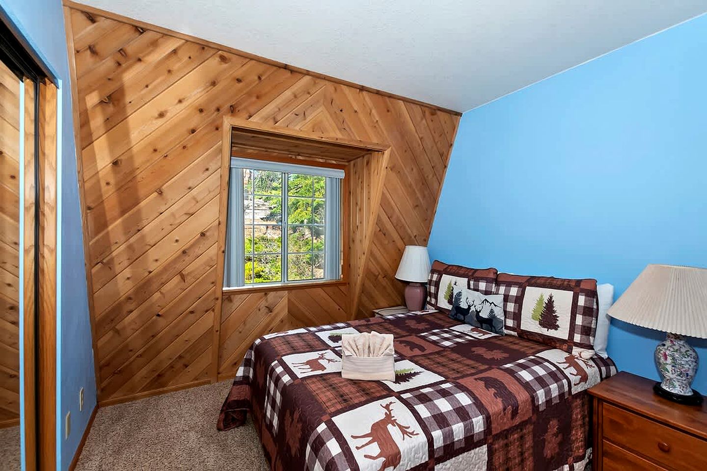 Beautiful, Secluded Cottage with Great Views in Big Bear Lake, California