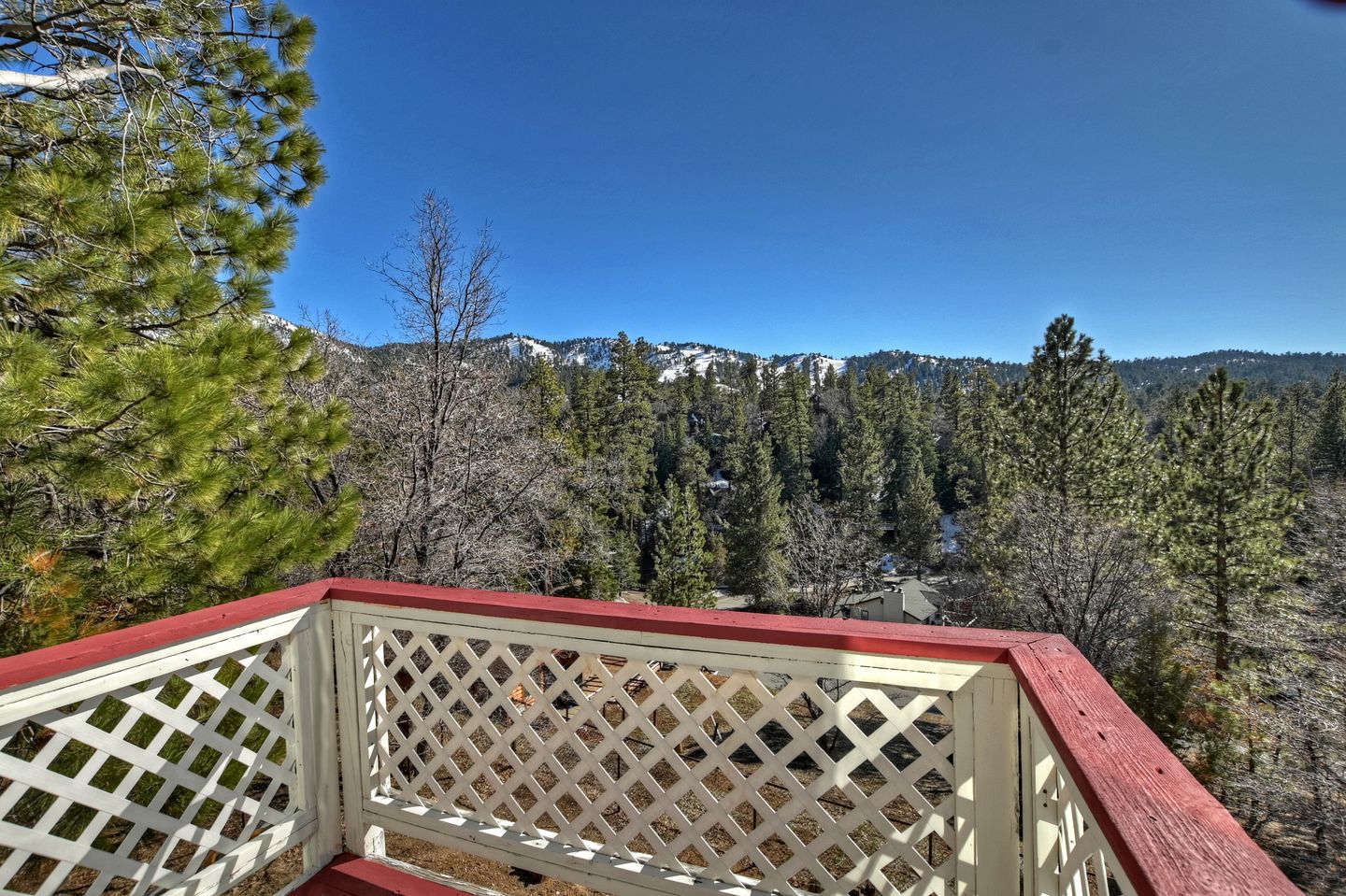 Beautiful, Secluded Cottage with Great Views in Big Bear Lake, California