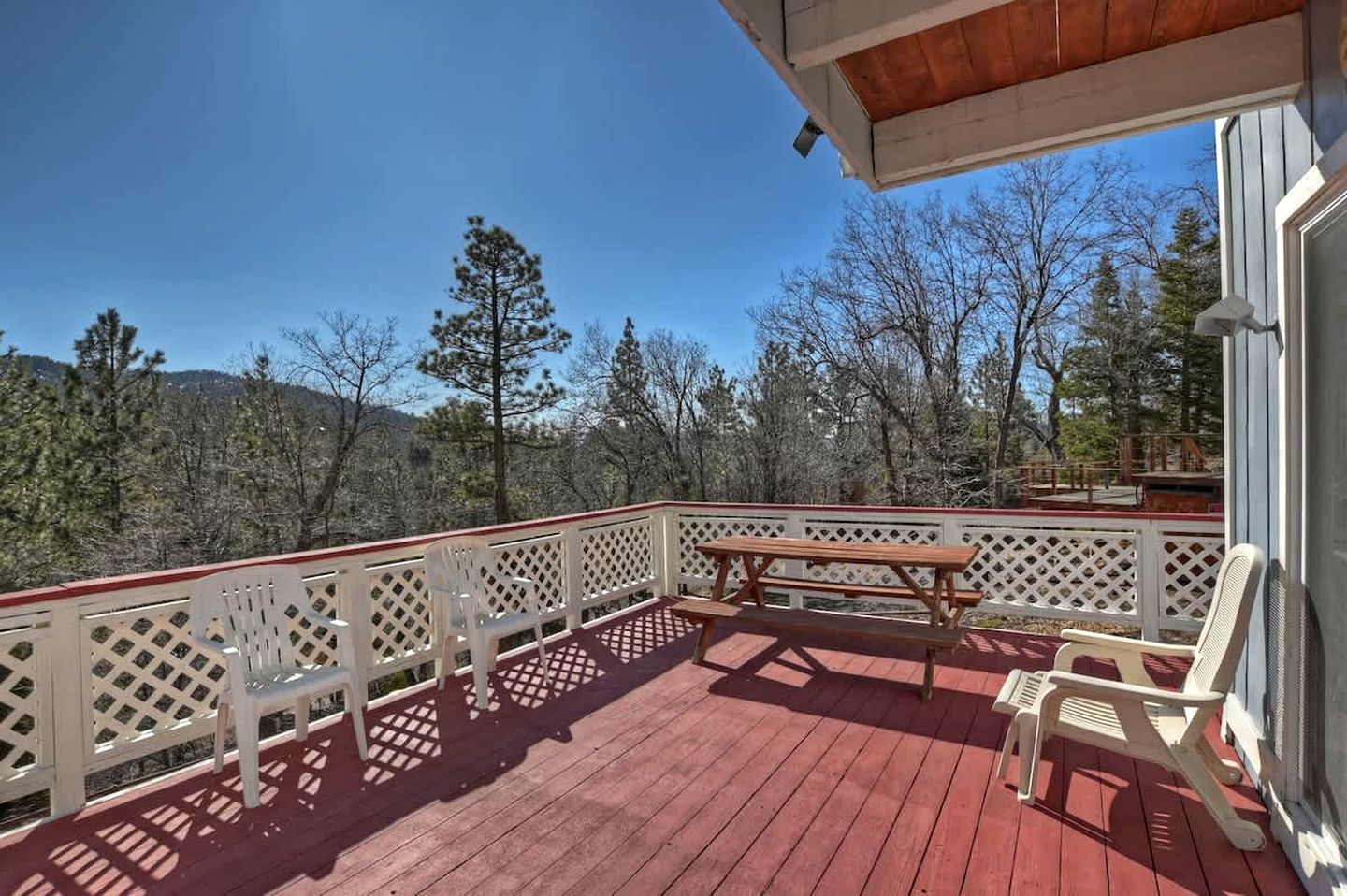 Beautiful, Secluded Cottage with Great Views in Big Bear Lake, California