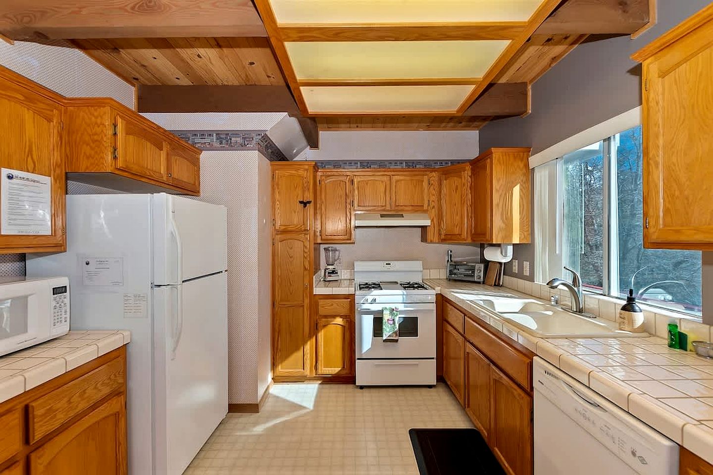 Beautiful, Secluded Cottage with Great Views in Big Bear Lake, California