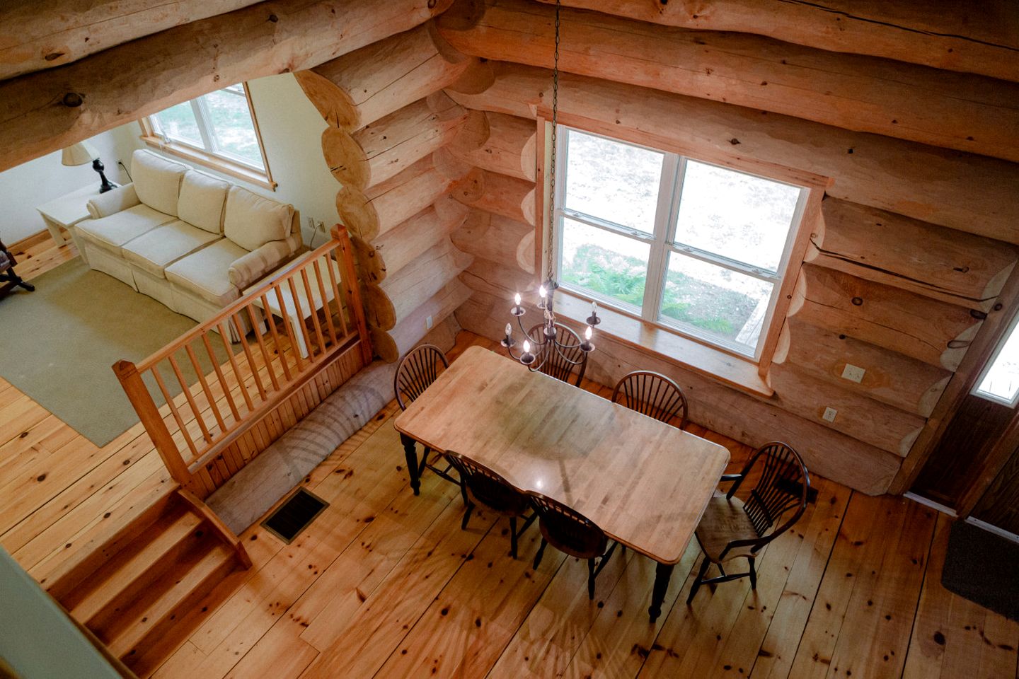 Beautiful Spacious Log Cabin Surrounded by Nature for a Peaceful Family Vacation in Prince Edward, Ontario