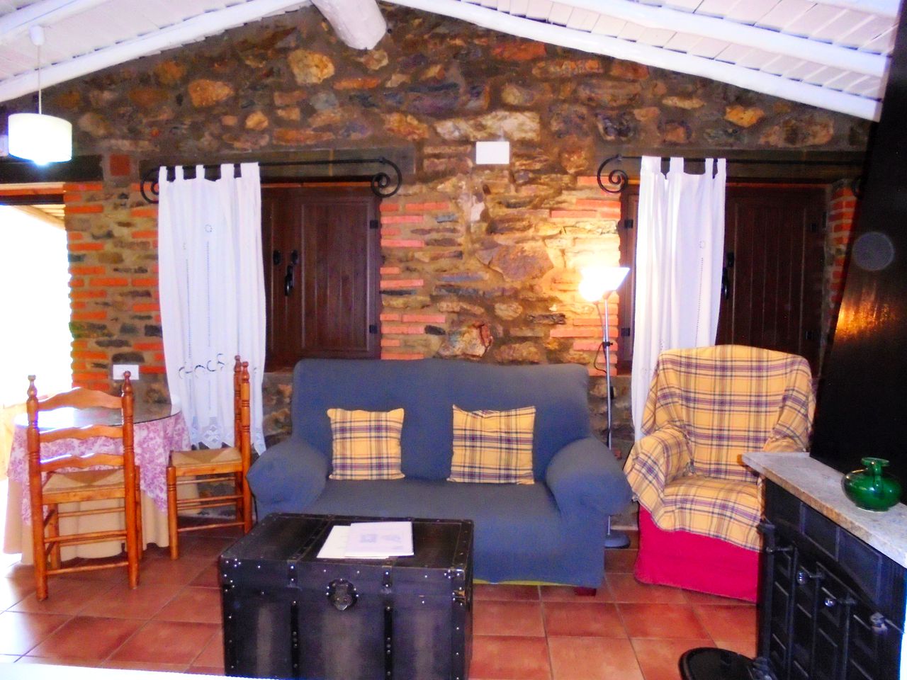 Beautiful Stone Cottage Rental with Swimming Pool Access in Extremadura, Spain