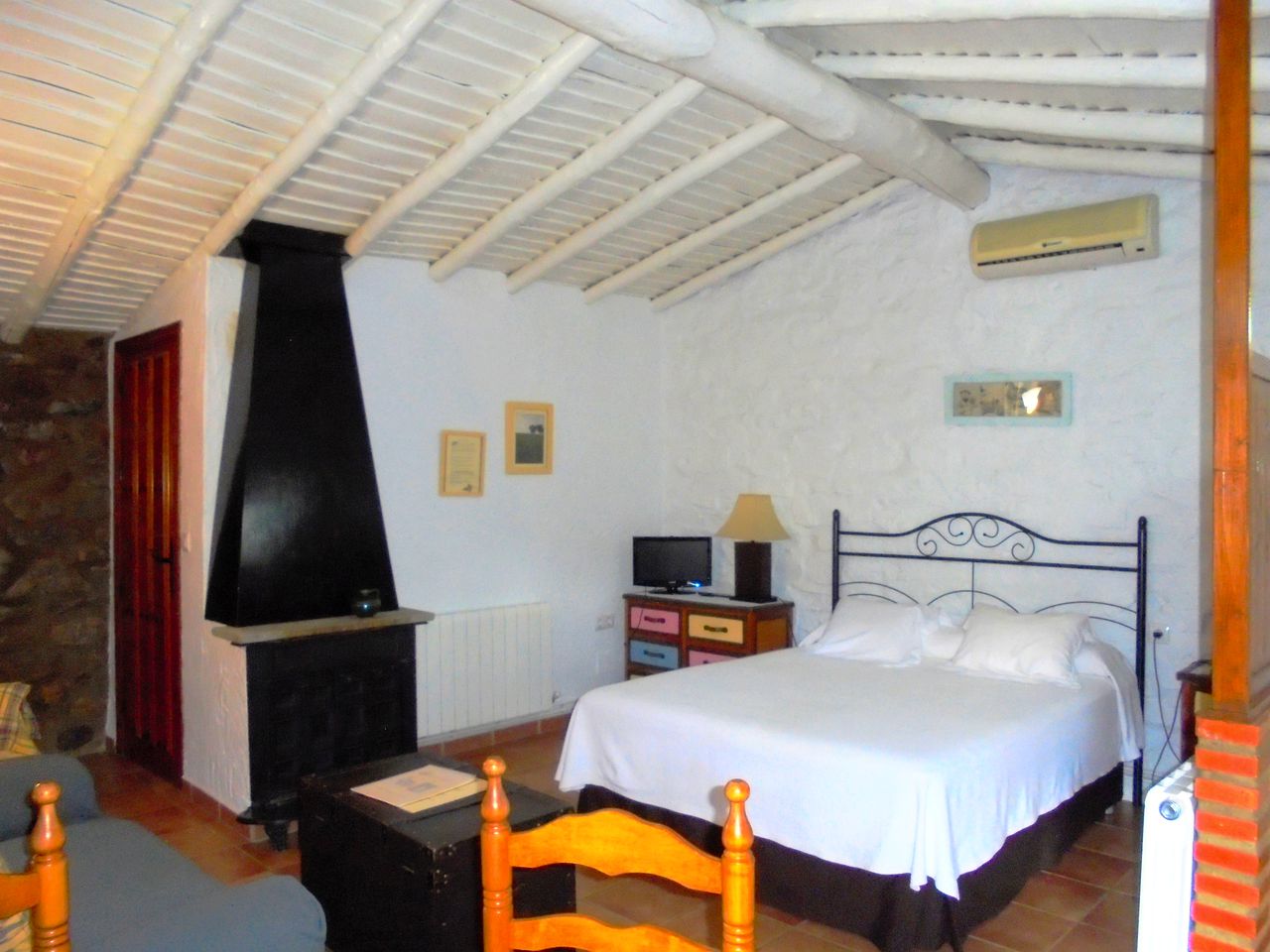 Beautiful Stone Cottage Rental with Swimming Pool Access in Extremadura, Spain