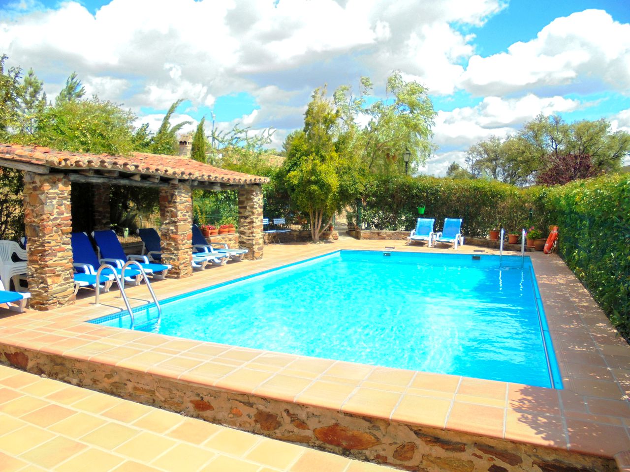 Beautiful Stone Cottage Rental with Swimming Pool Access in Extremadura, Spain