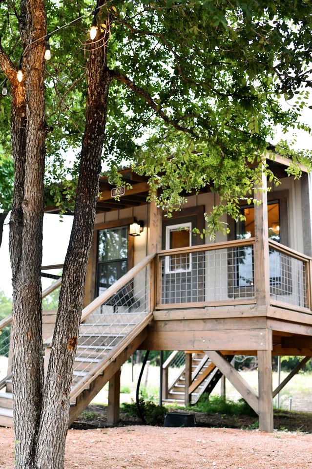 Beautiful Tented Cabin by a Creek - Ideal for a Fun Family Vacation in Seguin, Texas