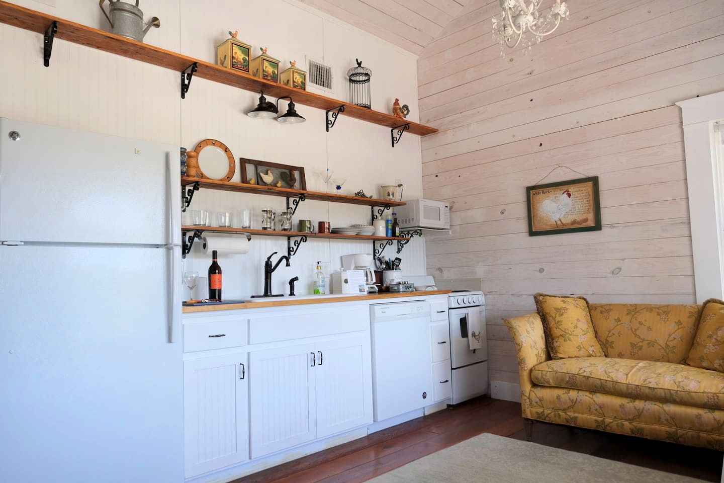 Beautiful Texas Cottage for a Romantic Canyon Lake Getaway