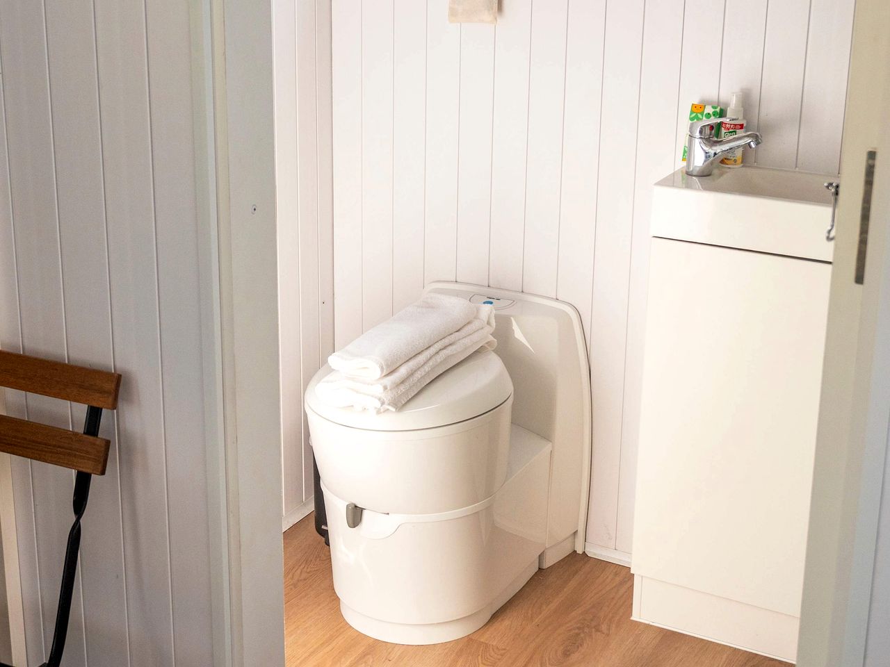 Beautiful Tiny House with Fantastic Vistas in Irongate, Queensland