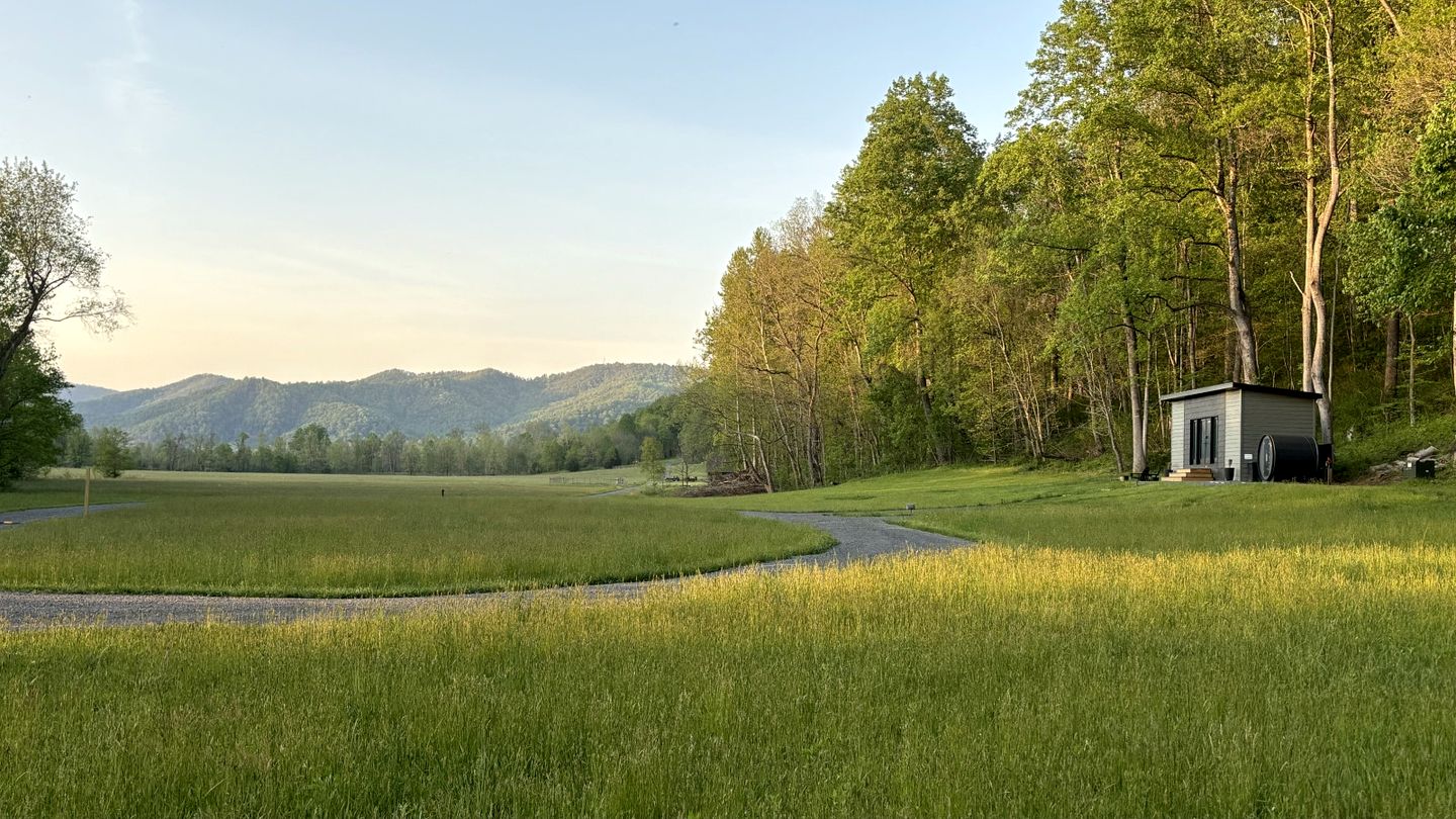 Beautiful Tiny House with Fire Pit and Gorgeous Sights in Madison, Virginia