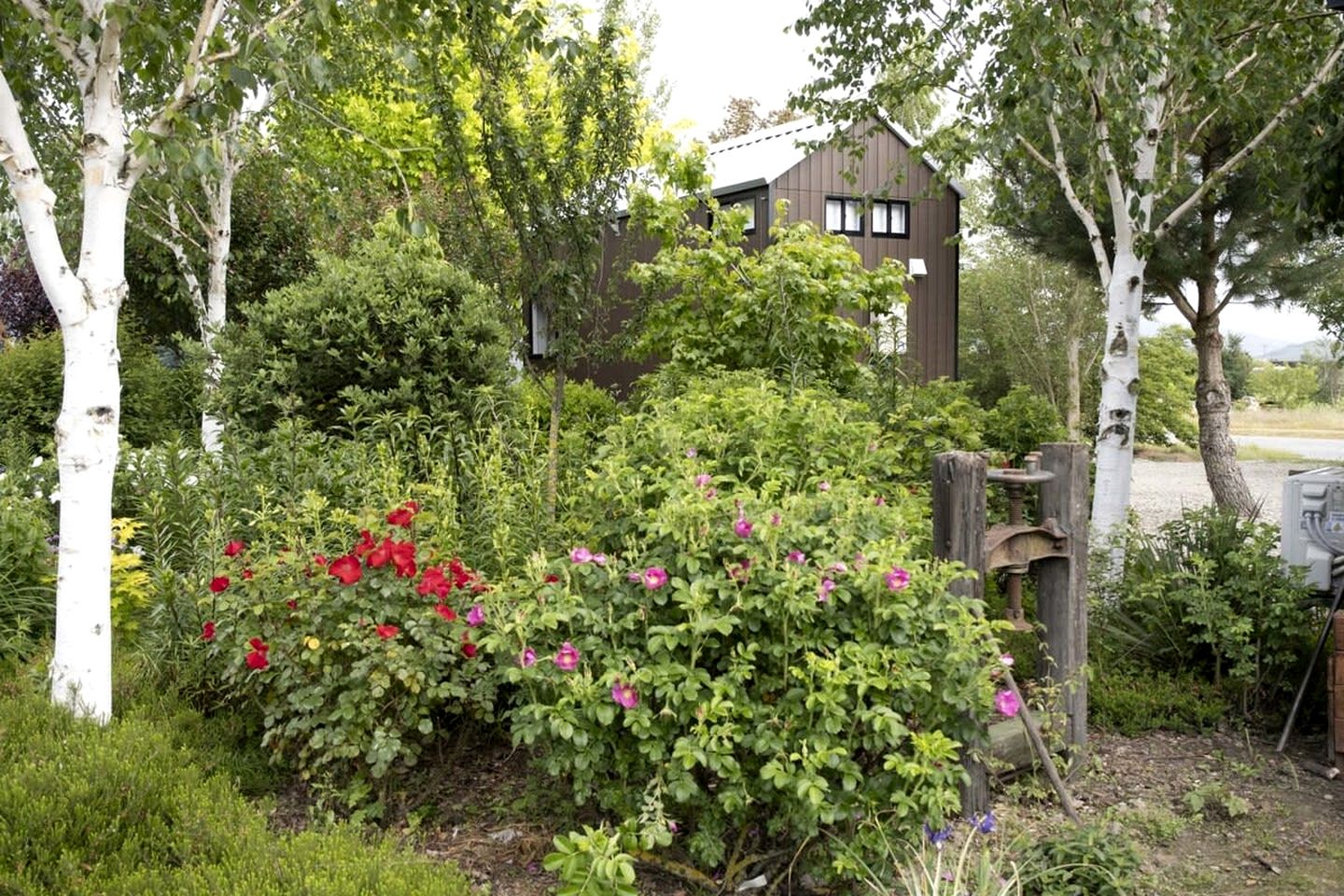 Beautiful Tiny House Loft Perfect for Fishing and Picnics in South Island, New Zealand