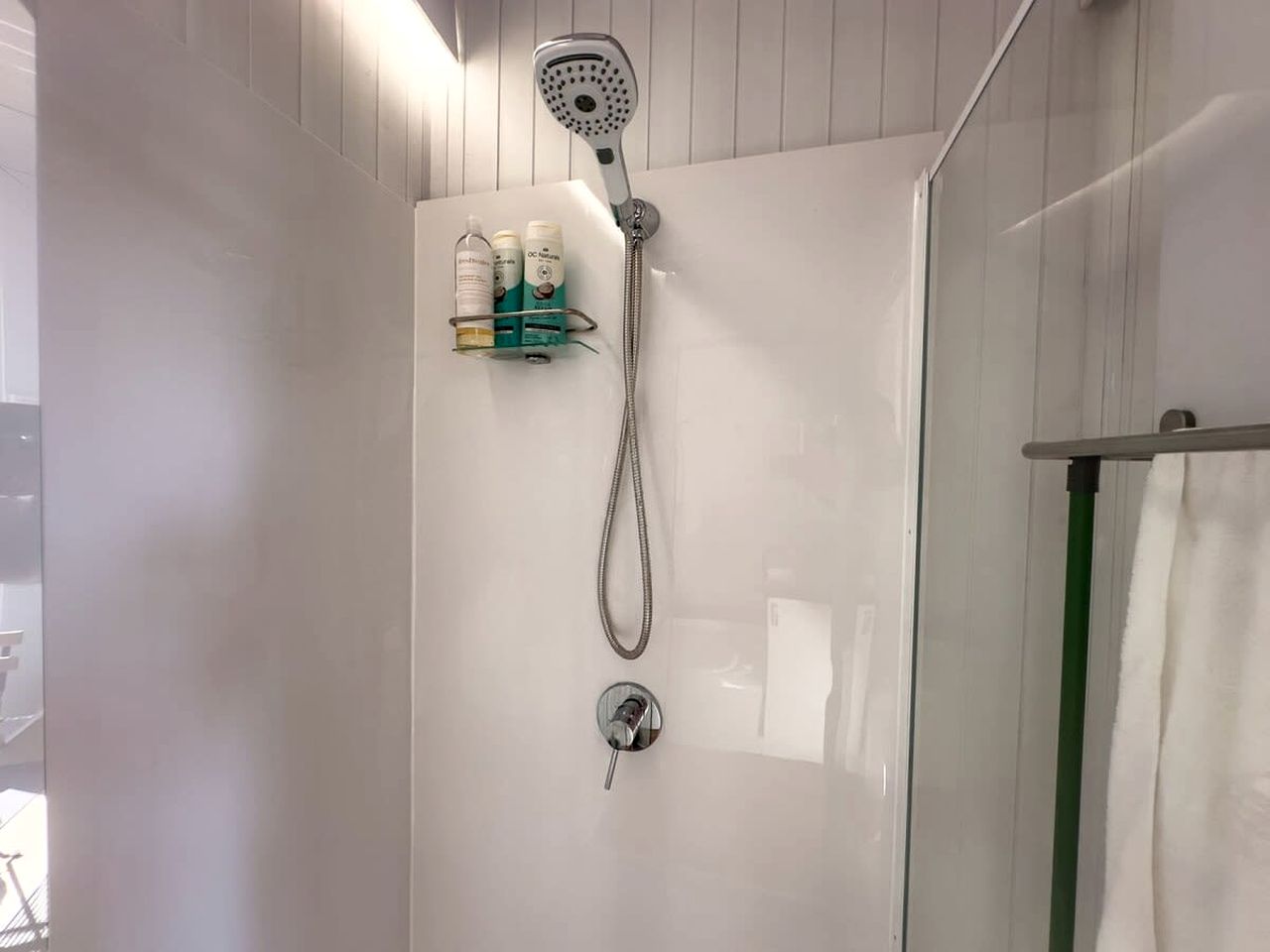 Beautiful Tiny House Near Turquoise Waters and Outdoor Living in Western Australia, Australia