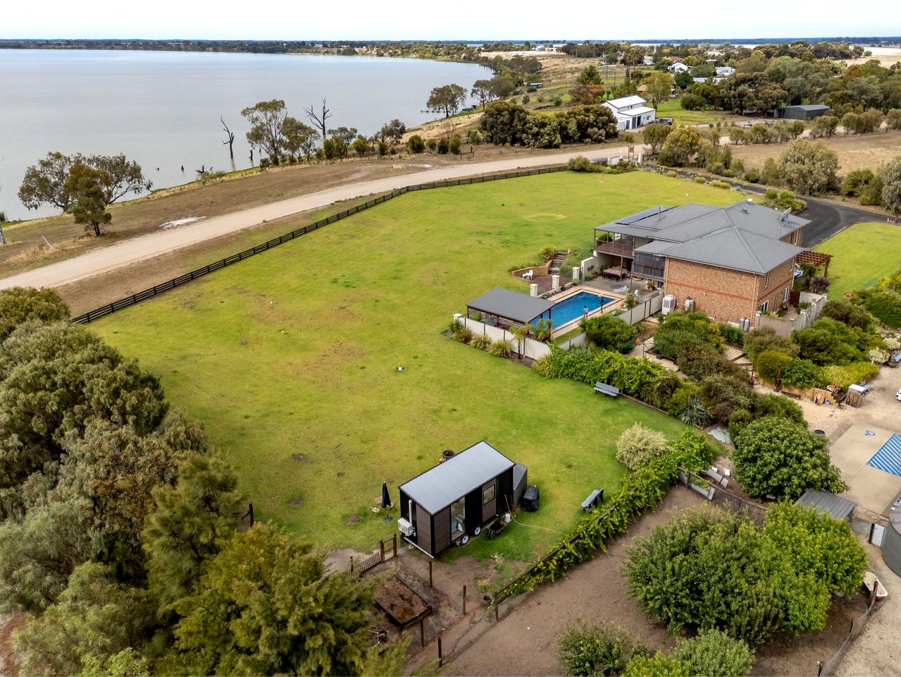 Beautiful Tiny House with Stunning Lakefront Views Perfect for Outdoor Activities in New South Wales, Australia