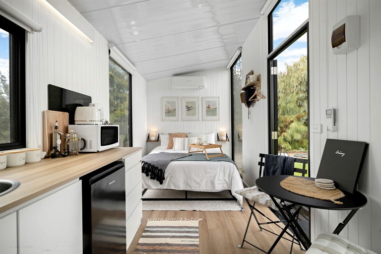 Tiny Houses (Australia, Lake Charm, Victoria)
