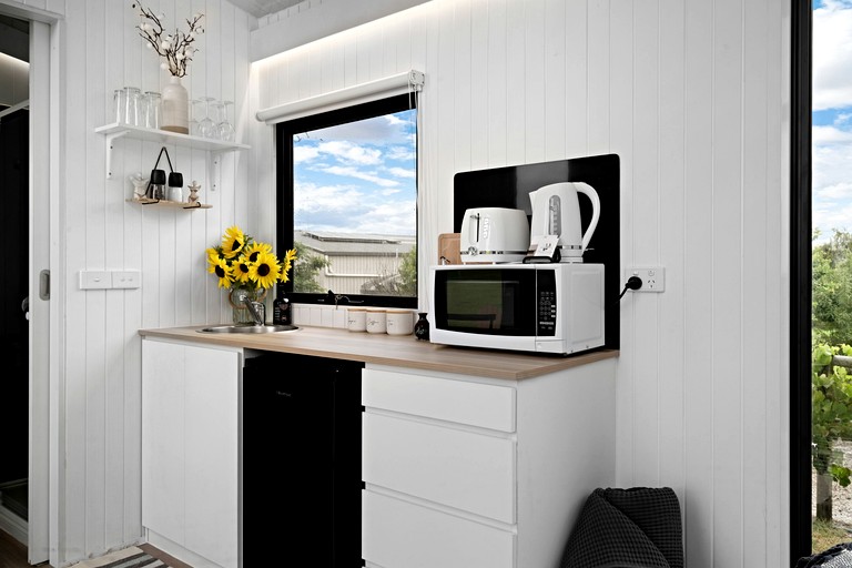 Tiny Houses (Australia, Lake Charm, Victoria)