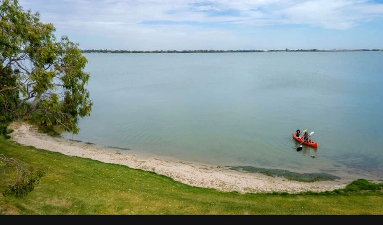 Tiny Houses (Australia, Lake Charm, Victoria)