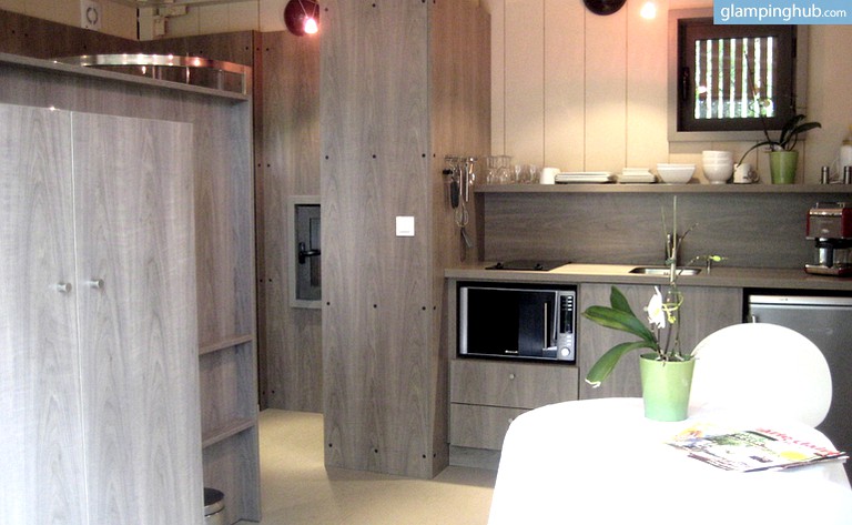 Tree Houses (Vinezac, Auvergne-Rhône-Alpes, France)