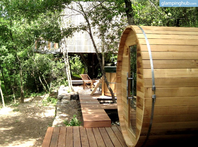 Tree Houses (Vinezac, Auvergne-Rhône-Alpes, France)