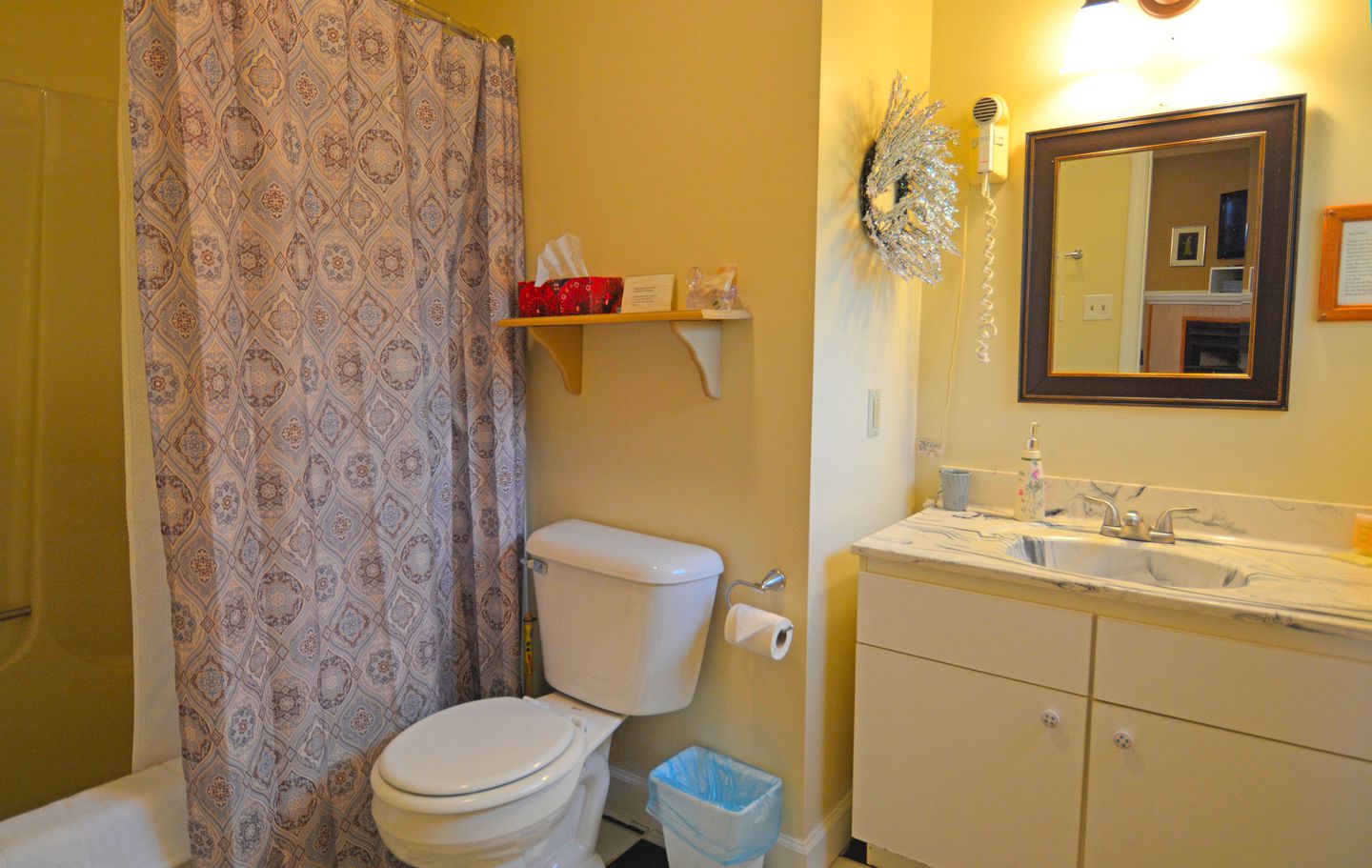 Beautiful Farm Suite for a Getaway near the Savage River State Forest in Maryland