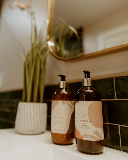 Cabins (United States of America, Sarahsville, Ohio)