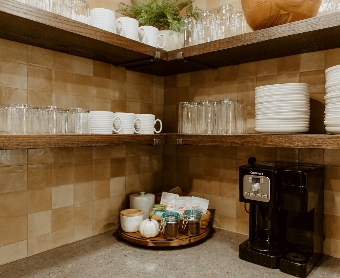 16 Guests | Ponds | Hot Tub | Game Room | Trails in Sarahsville