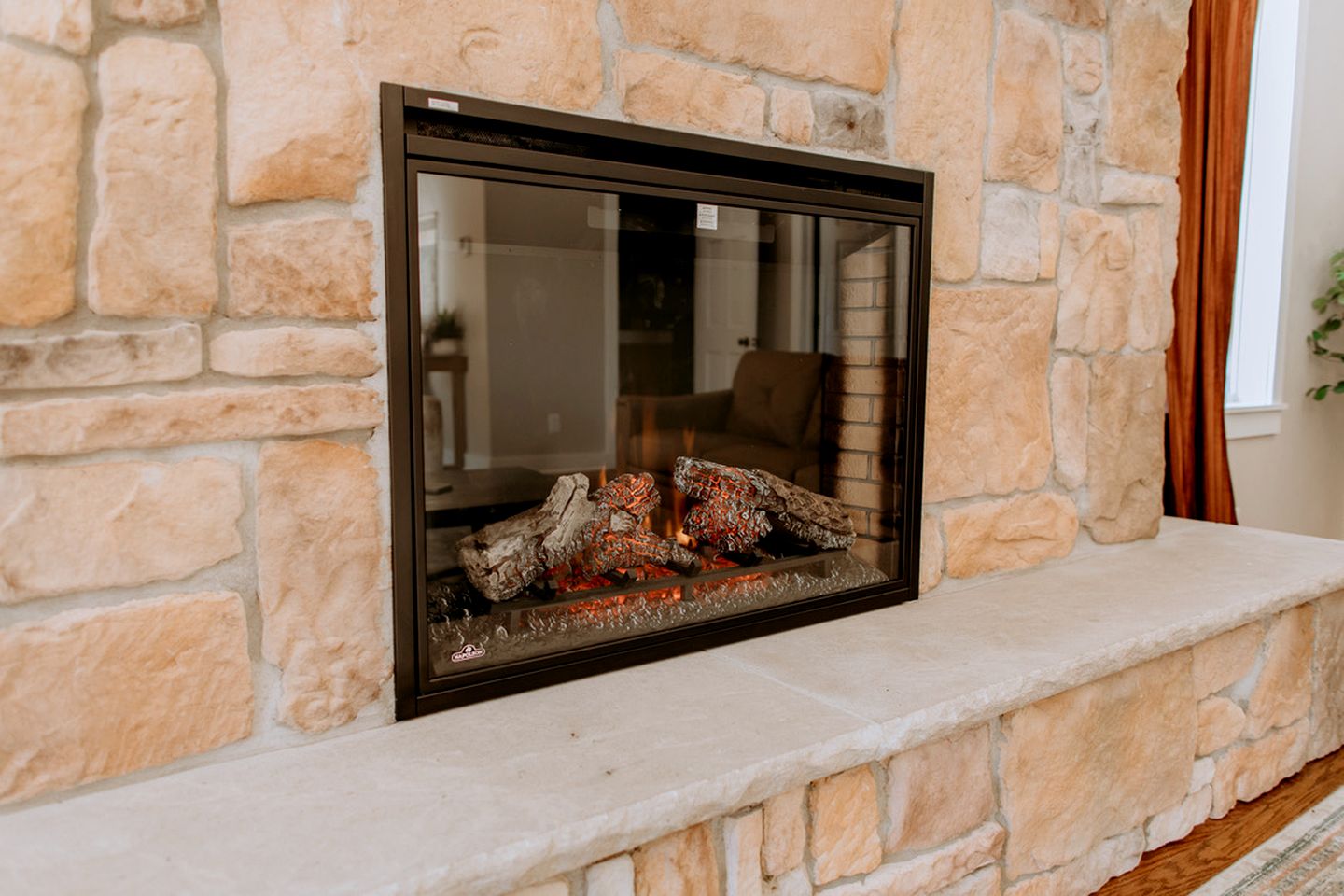 16 Guests | Ponds | Hot Tub | Game Room | Trails in Sarahsville