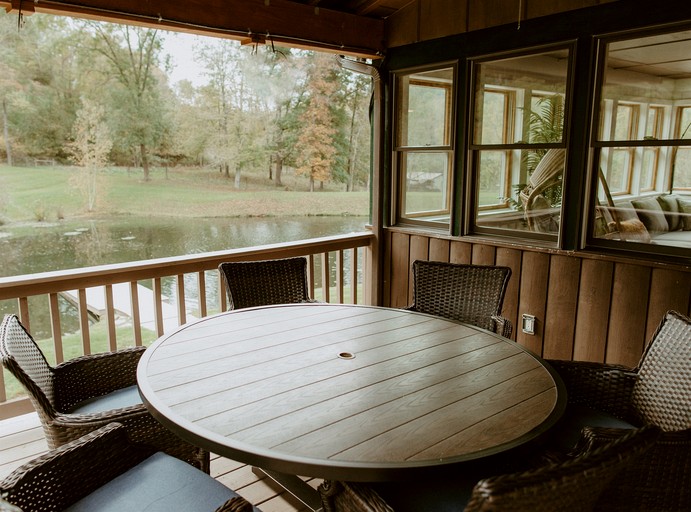 Cabins (United States of America, Sarahsville, Ohio)