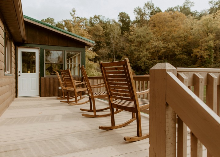 Cabins (United States of America, Sarahsville, Ohio)