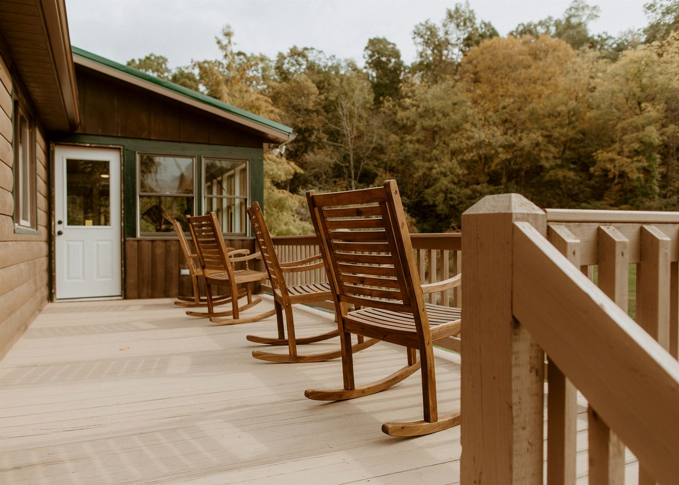 16 Guests | Ponds | Hot Tub | Game Room | Trails in Sarahsville