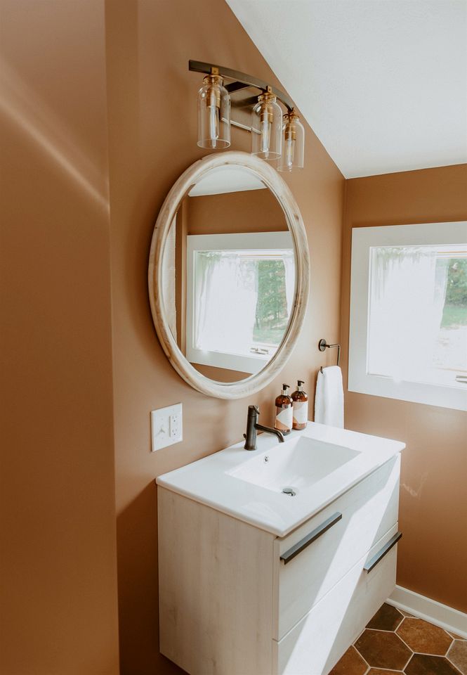 16 Guests | Ponds | Hot Tub | Game Room | Trails in Sarahsville