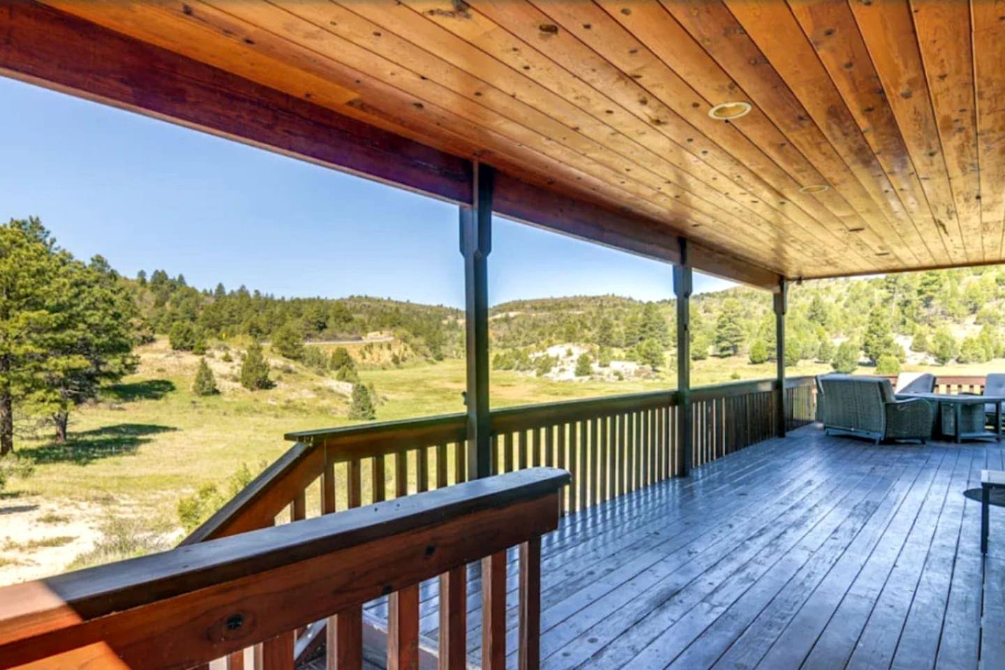 Spacious Family-Friendly Cabin with Pet-Friendly Dog Run & Supercharger Near Bryce Canyon, Alton, UT
