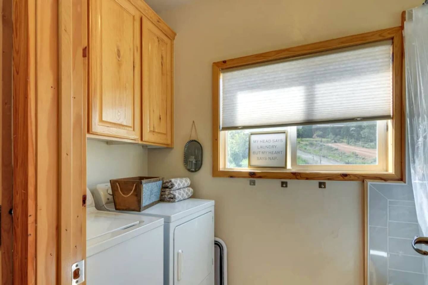 Spacious Family-Friendly Cabin with Pet-Friendly Dog Run & Supercharger Near Bryce Canyon, Alton, UT