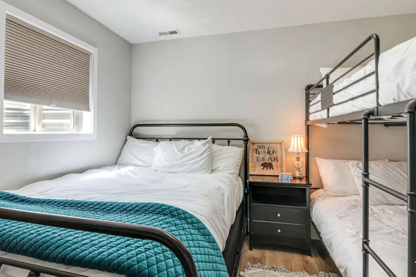 Spacious Family-Friendly Cabin with Pet-Friendly Dog Run & Supercharger Near Bryce Canyon, Alton, UT