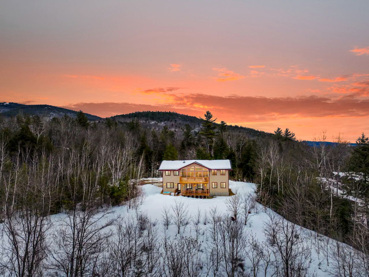 Beautiful Villa with Hot-tub and Barbecue in Bartlett, New Hampshire