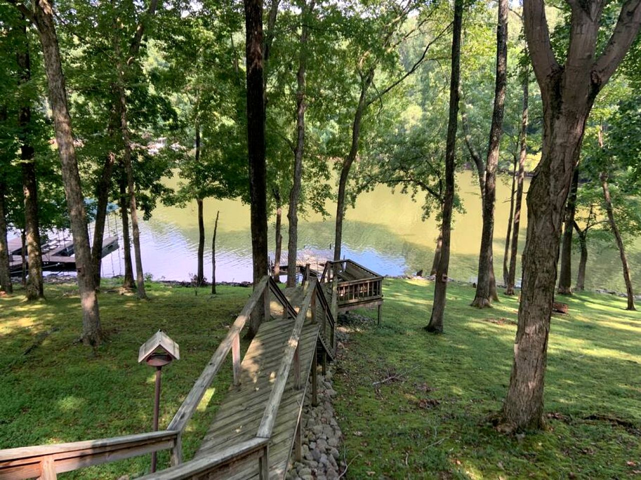 Waterfront Cabin with Private Dock, Jacuzzi and Deck in Kentucky