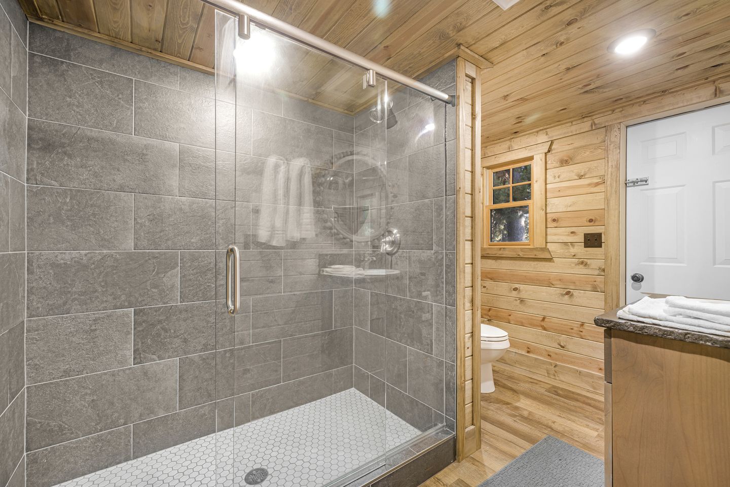 Beautiful Waterside Cabin Surrounded by Nature in Island Park, Idaho