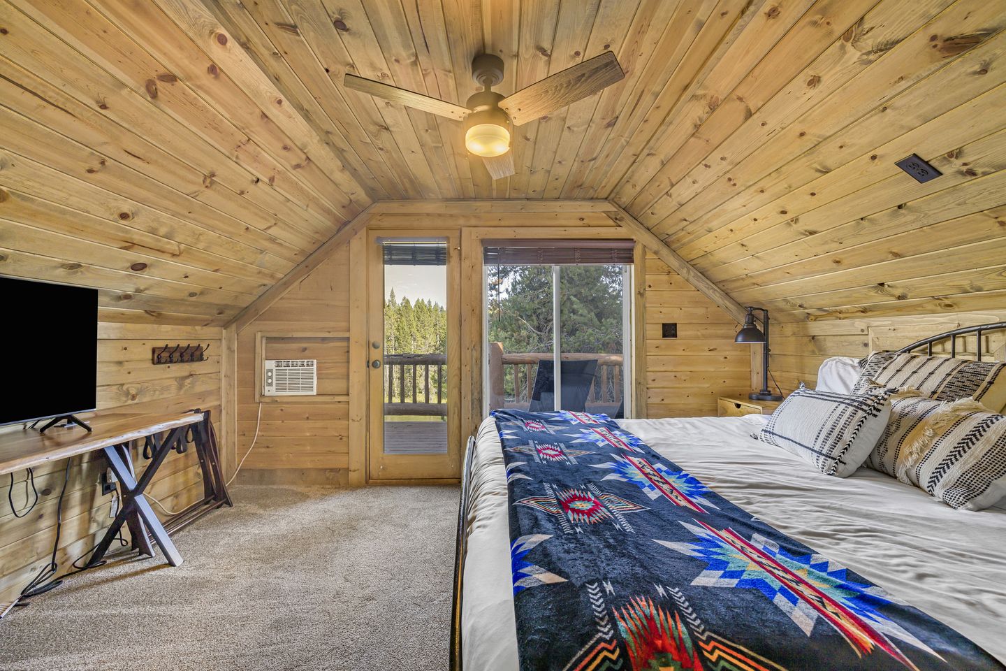 Beautiful Waterside Cabin Surrounded by Nature in Island Park, Idaho