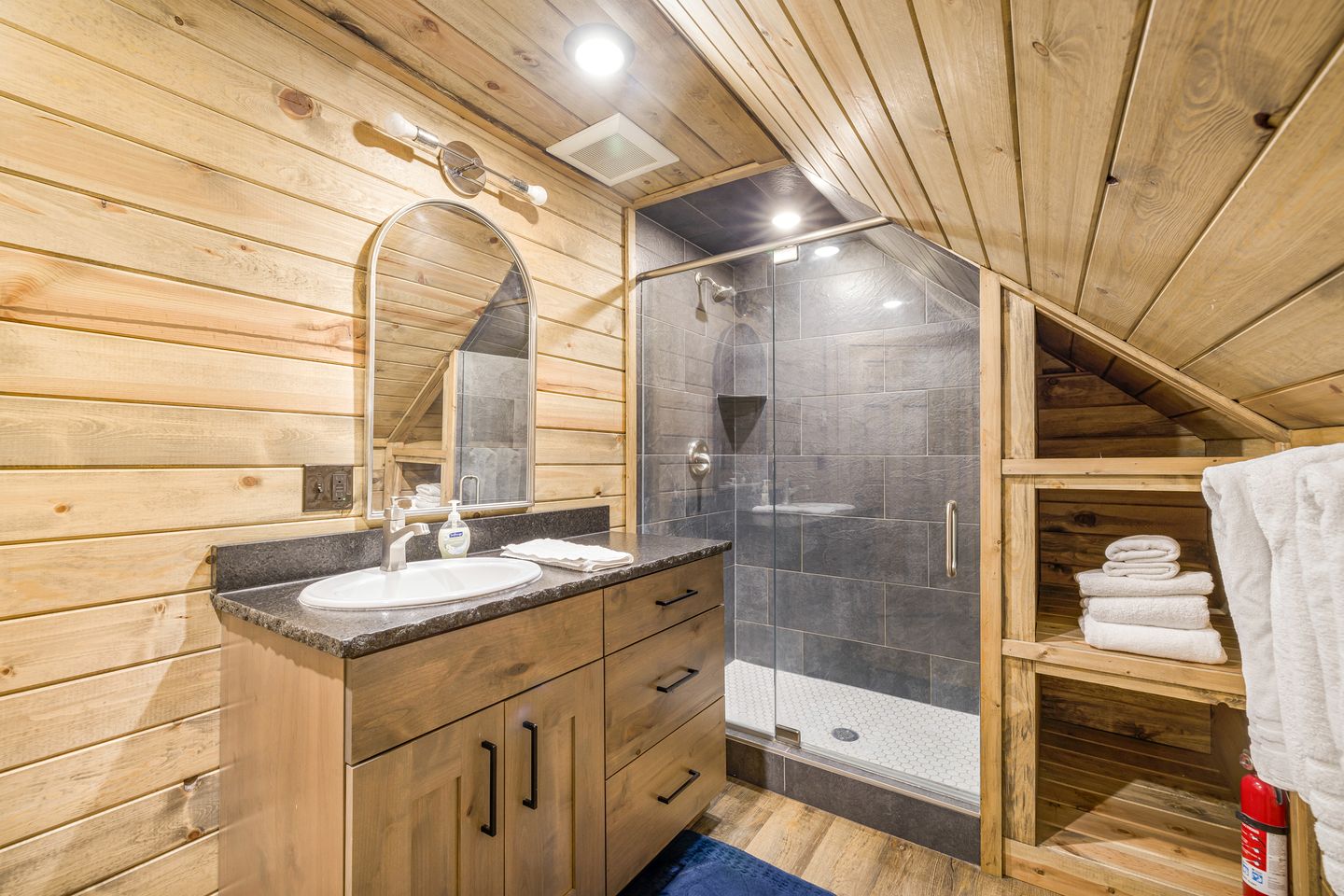 Beautiful Waterside Cabin Surrounded by Nature in Island Park, Idaho