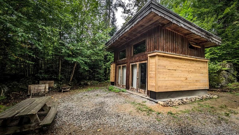 Cabins (Canada, Harrington, Quebec)